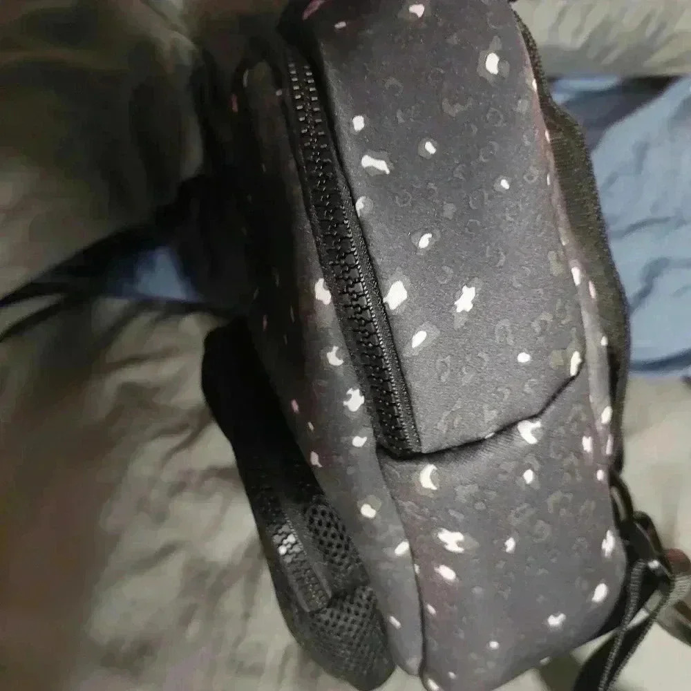 COPY - NWOT Reebok mini bag - Picture 9 of 10